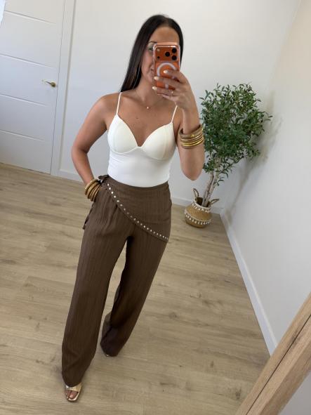 Pantalón Tachuelas Chocolate  [1]