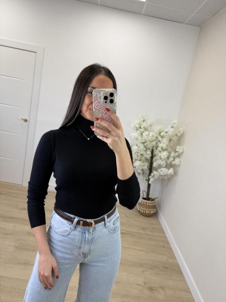 Jersey Canalé Negro