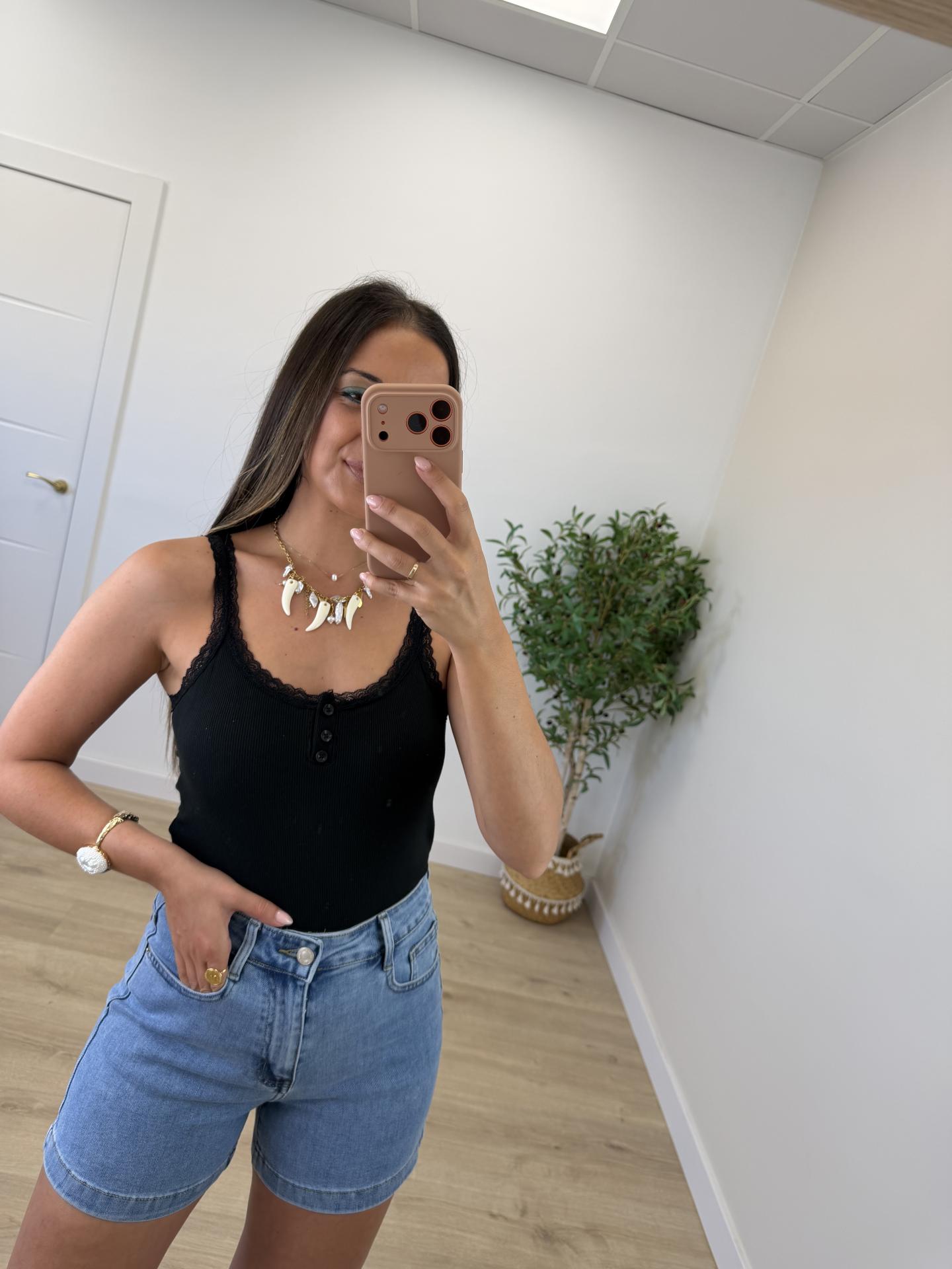 Top Botones Negro