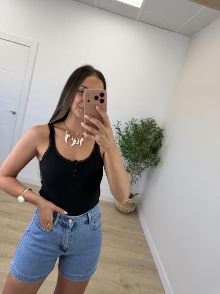 Top Botones Negro
