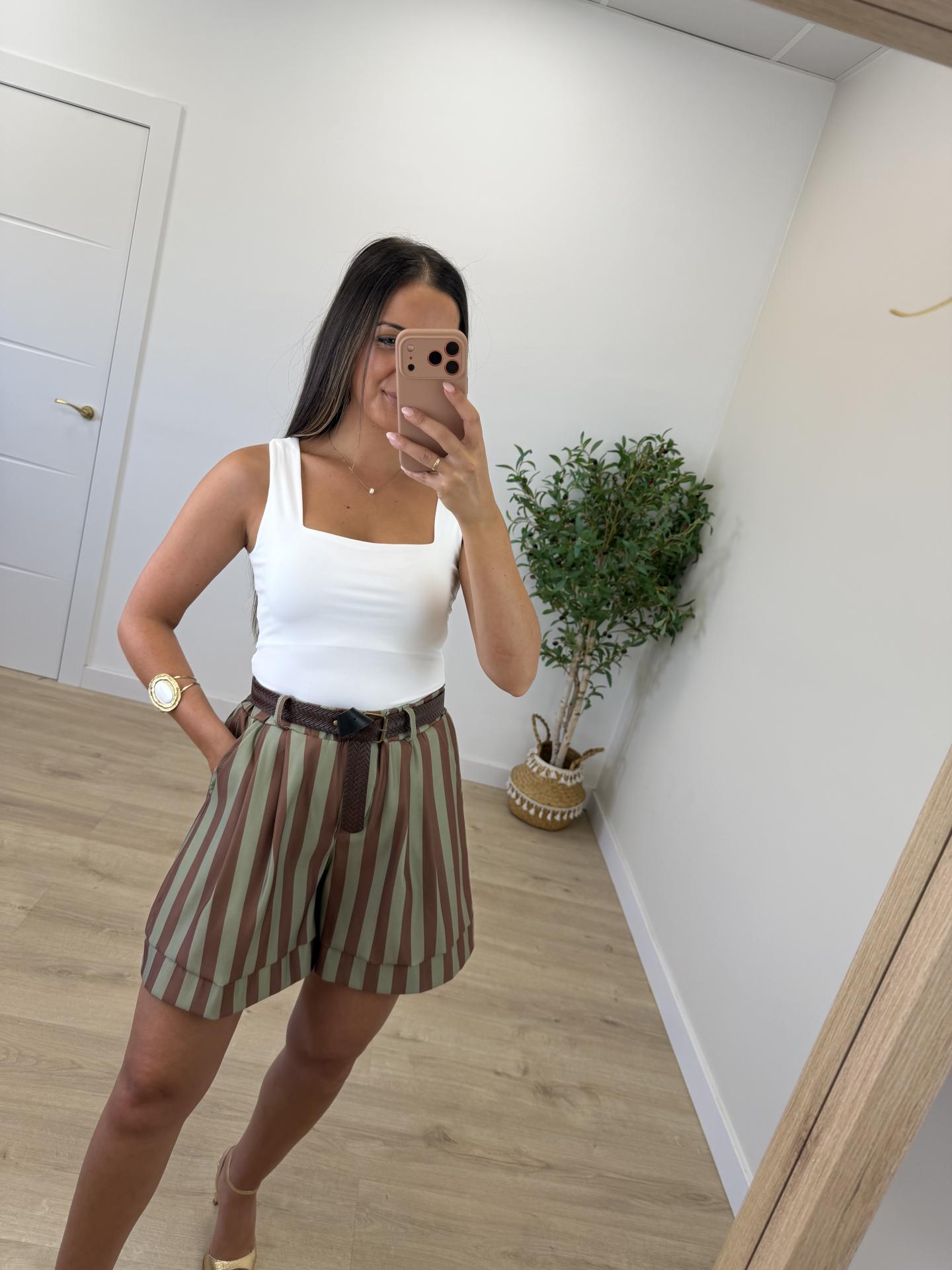 Short Rayitas Pistacho