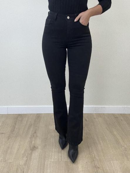 Jeans Campana Negro Etiqueta Roja [2]