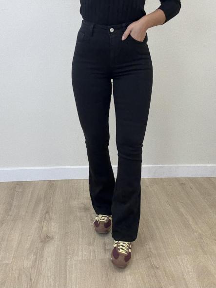 Jeans Campana Negro Etiqueta Roja [3]