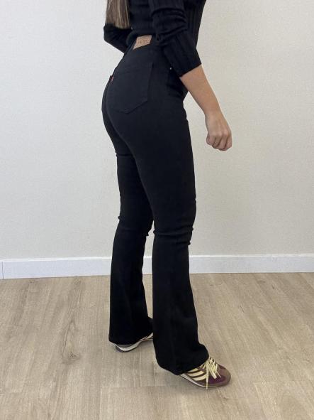 Jeans Campana Negro Etiqueta Roja [4]