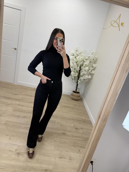 Jeans Campana Negro Etiqueta Roja [9]