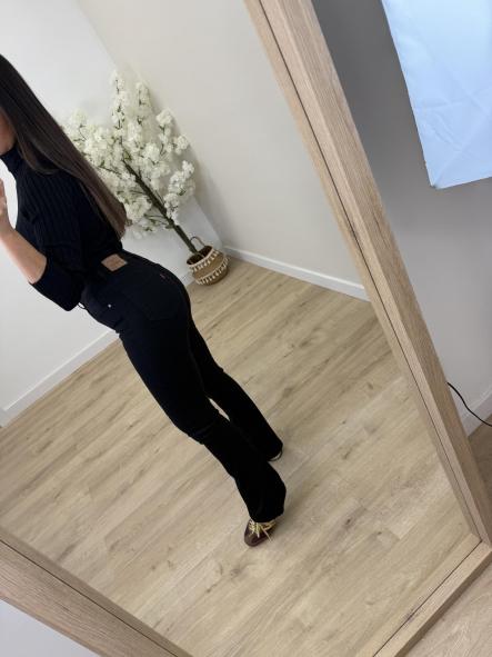 Jeans Campana Negro Etiqueta Roja [11]