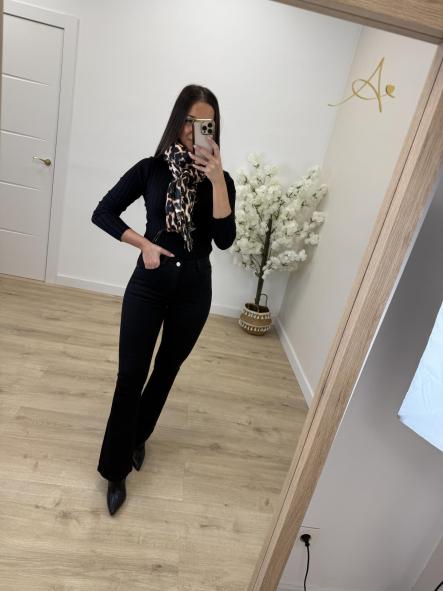 Jeans Campana Negro Etiqueta Roja [7]