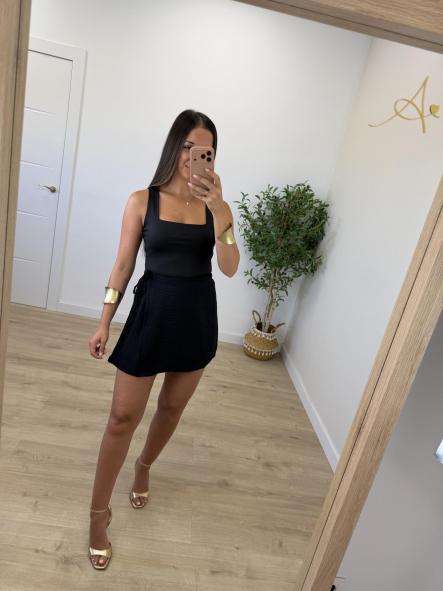 Falda/Pantalón Negra [2]