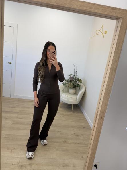 Conjunto Deportivo Chocolate [1]