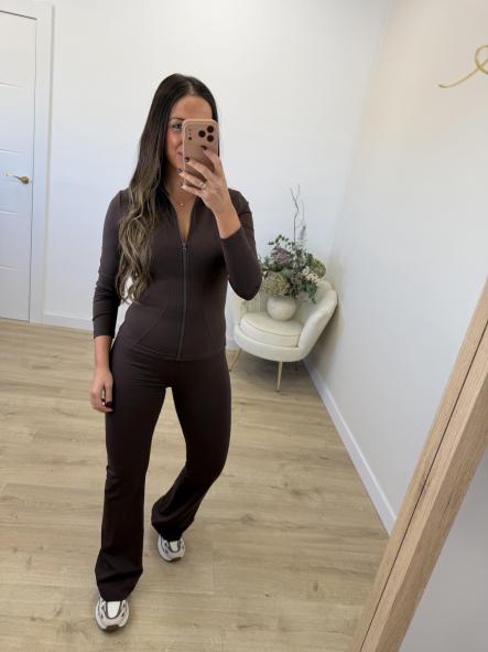 Conjunto Deportivo Chocolate