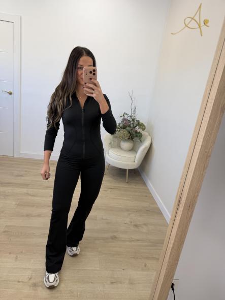 Conjunto Deportivo Negro