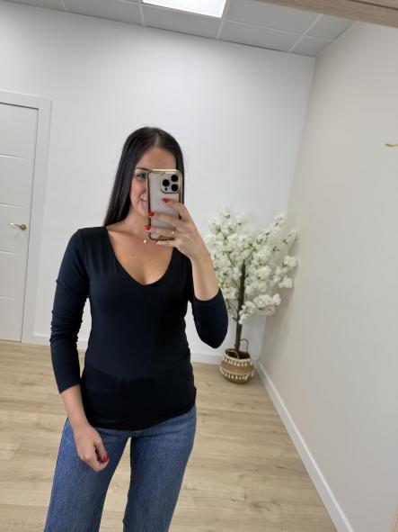 Camiseta Negra Básica [1]