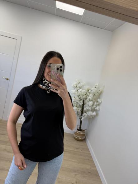 Camiseta Cuello Redondo Negra [1]