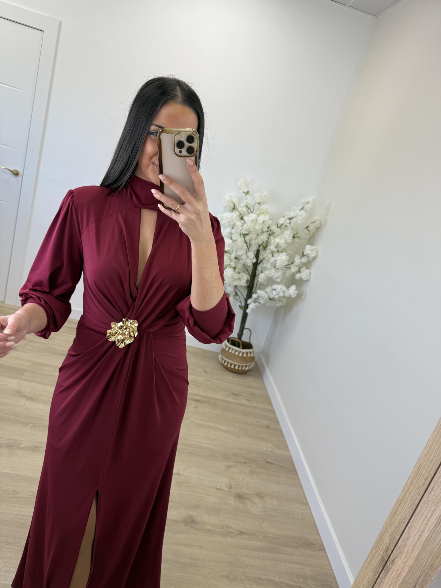 Vestido Granate Broche