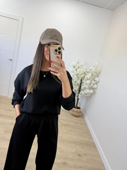 Sudadera Negra Cómoda [0]