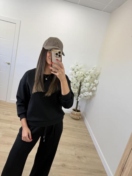 Sudadera Negra Cómoda [1]