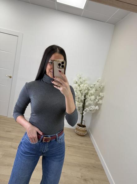 Camiseta Cuello Polar Gris