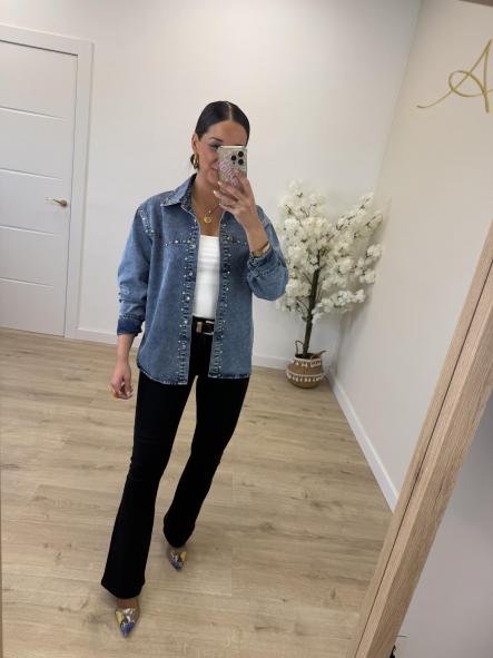 Sobre Camisa  Denim Tachas [1]