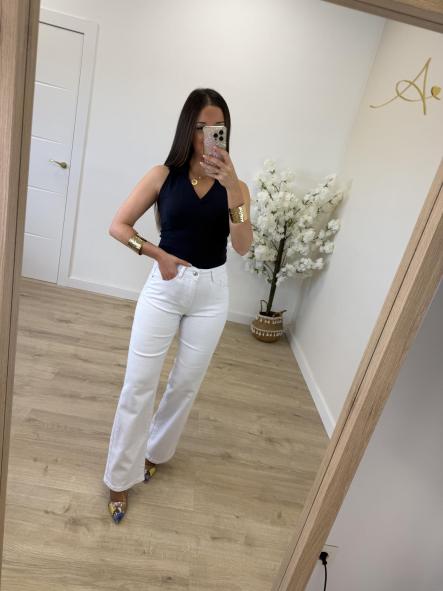 Jeans Blanco Recto Etiqueta Roja [4]