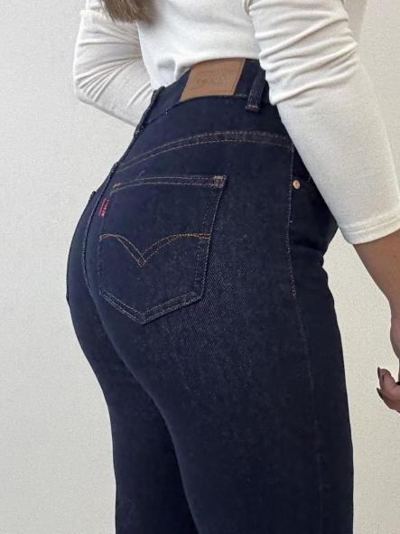 Jeans Wide Leg Etiqueta Roja [1]