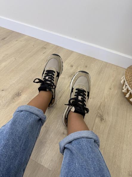 Zapatilla Corina Beige y Negra [2]