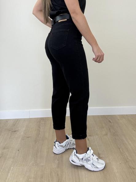 Jeans Mom Fit Negro [4]