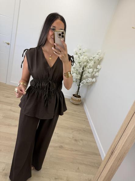 Conjunto Chocolate Capri