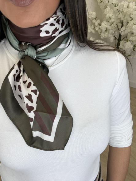 Pañuelo Print kaki y Chocolate