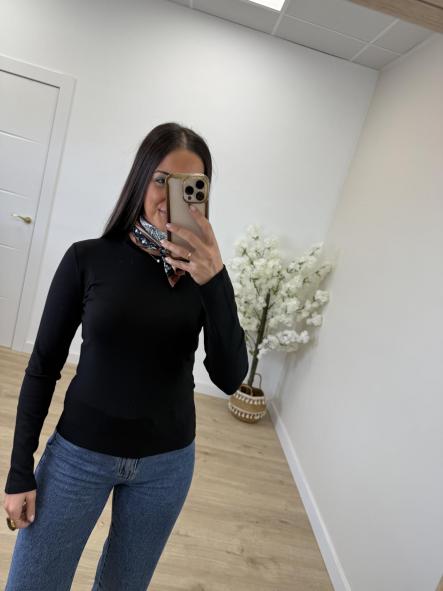 Camiseta Negra Básica [1]