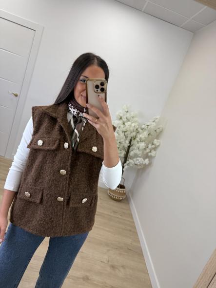 Chaleco Chocolate Carmeli