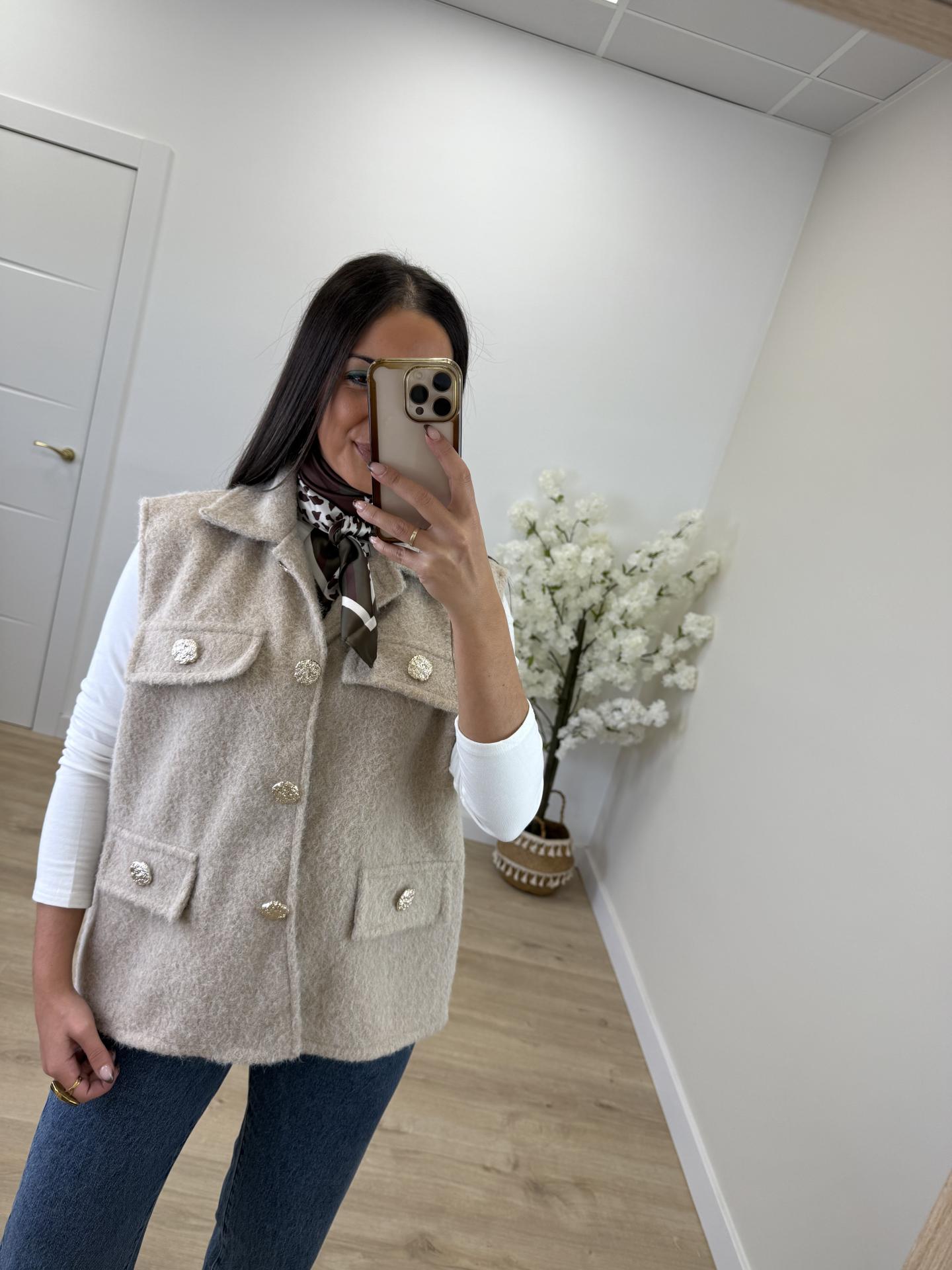 Chaleco Beige Carmeli