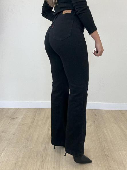 Jeans Negro Recto Etiqueta Roja