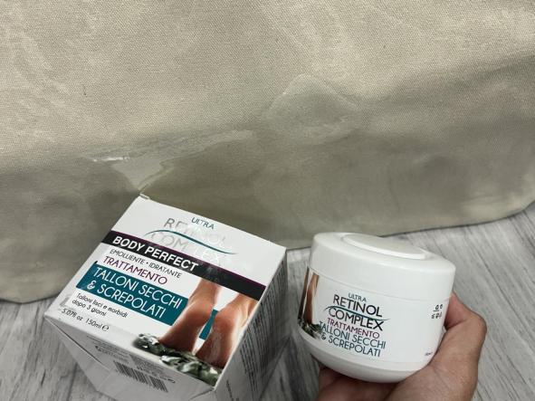 ULTRA RETINOL COMPLEX Tratamiento de talones secos y agrietados  [2]