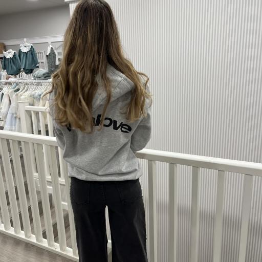 Pantalón vaquero ancho  [2]