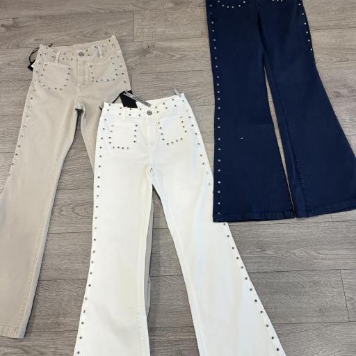 Pantalón estrellas y tachuelas  [1]