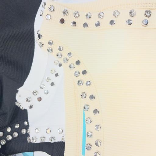 Camiseta tachuelas y cristales  [1]