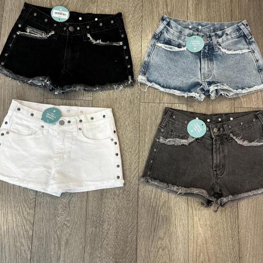 Shorts estrellas y tachuelas  [2]