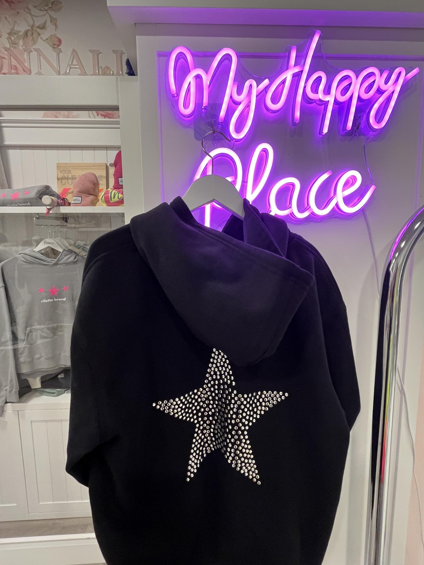 Hoddie negra estrella tachuelas