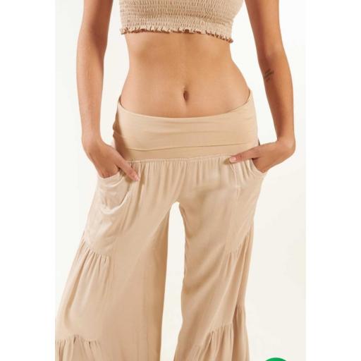 Pantalón beige  [2]