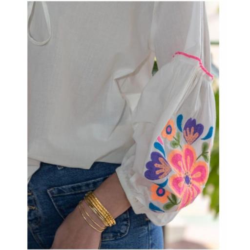 Blusa bordada 