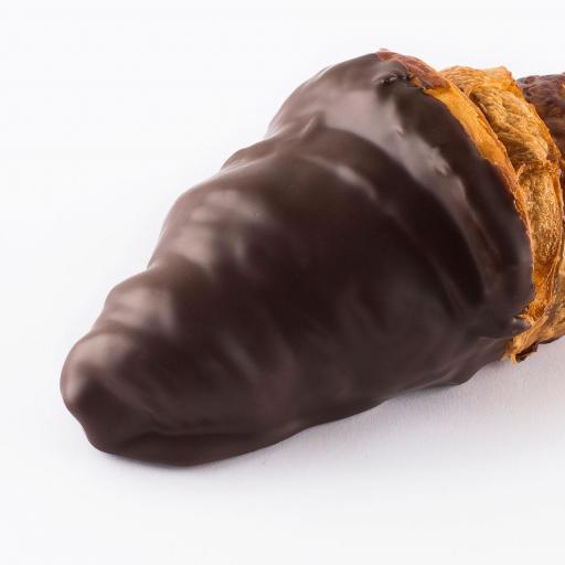CROISSANT RELLENO DE CREMA DE CHOCOLATE  Y AVELLANA [1]