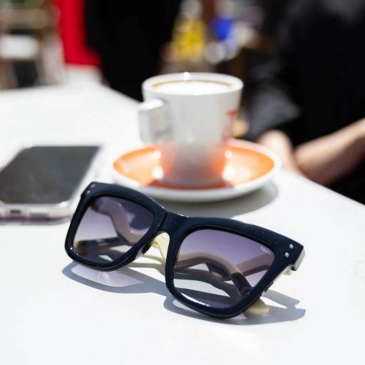 Gafas de sol “All you need is love” [2]