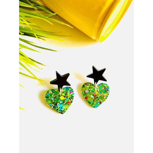 Pendientes Corazón  verde y Estrella - Brillo Celestial Artesanal