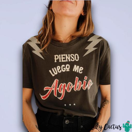 camiseta-pienso-luego-me-agobio