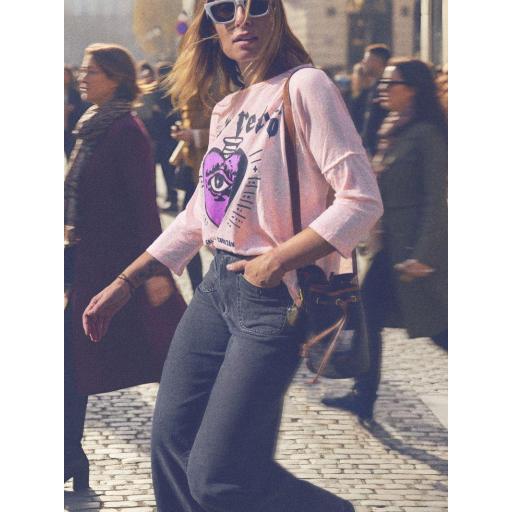 Camiseta " Salvaje de corazón" rosa de Aire Retro [3]