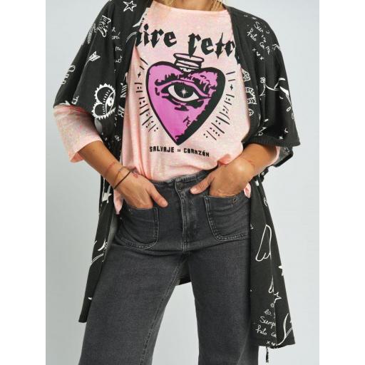 Camiseta " Salvaje de corazón" rosa de Aire Retro [1]