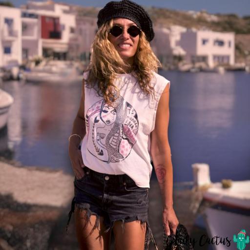 Camiseta "Te Mereces Ser Feliz" de Aire Retro