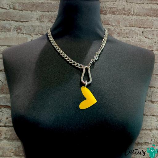 collar-con-charm-corazón-amarillo-lady-cactus