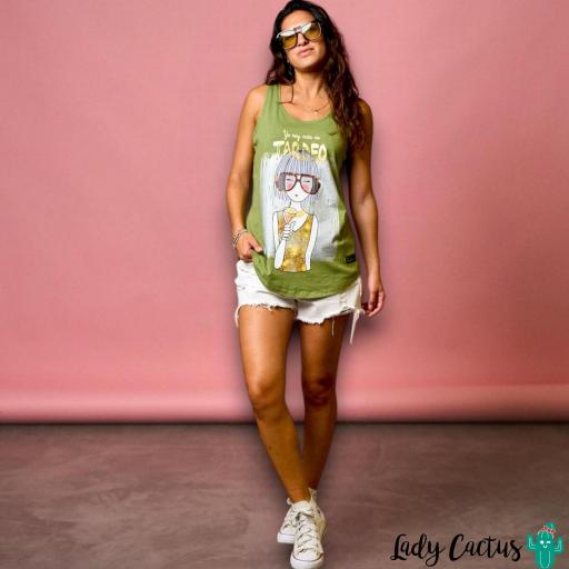 Camiseta de Tirantes "Yo soy más de tardeo" Verde Oliva de Anabel Lee [3]