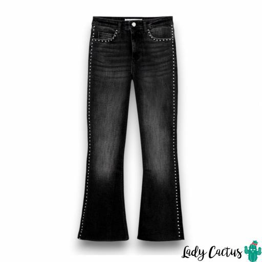 Pantalones vaqueros Megan negros cropped flare con tachuelas – Tiffosi [2]